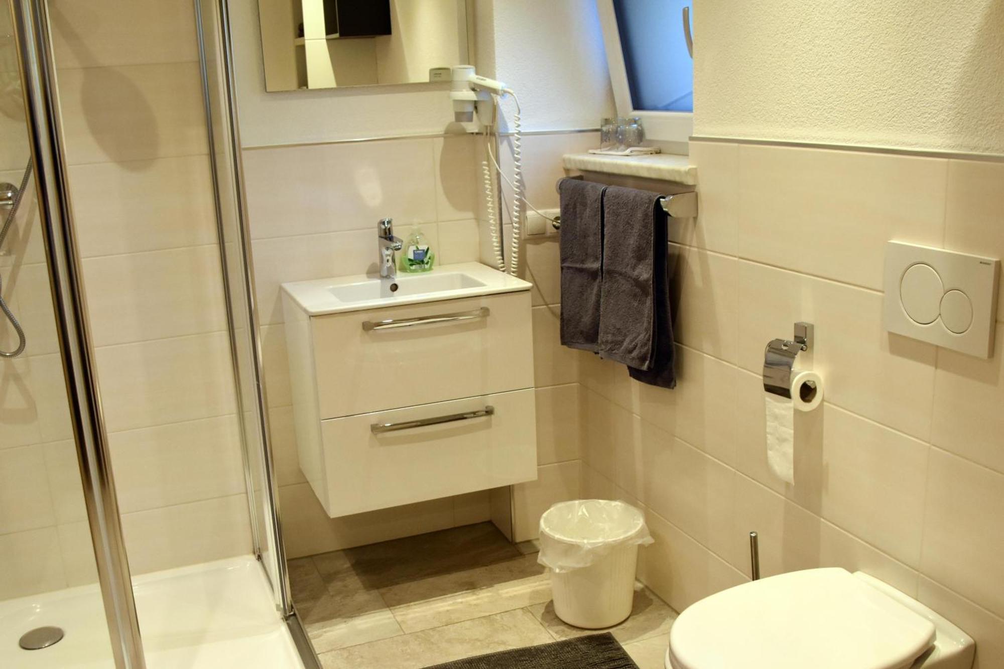 Gaestehaus Koell Roppen Bagian luar foto